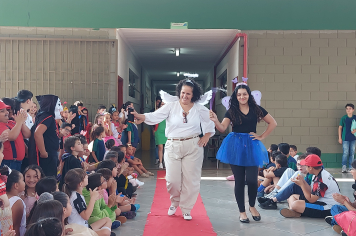 Foto - Dia de Fantasia na Escola Municipal Antônio Ferreira