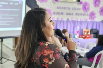 Foto - Agosto Lilás