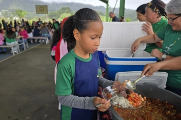 Foto - Churrasco na Escola Municipal Antonio Ferreira