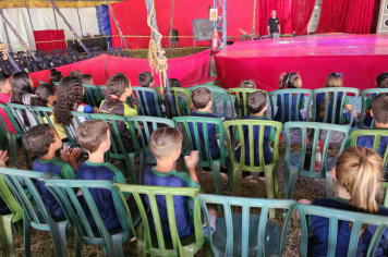 Foto - Crianças da Pré-Escola vivem dia mágico no circo em Jacutinga