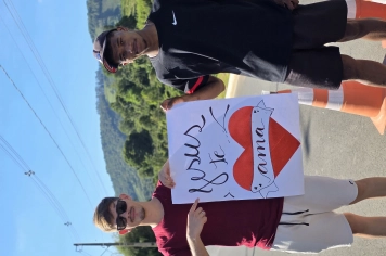 Foto relacionada - Evangelização na entrada da cidade marca momento especial da 8ª Semana Evangélica de Albertina