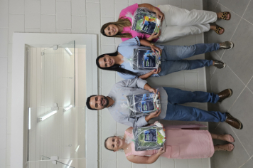 Foto - Entrega de Materiais Escolares Marca o Início do Ano Letivo em Albertina 2025