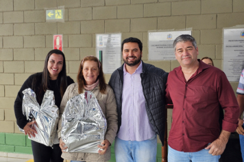 Foto - Professores da rede municipal de Albertina recebem Chromebooks para uso pedagógico