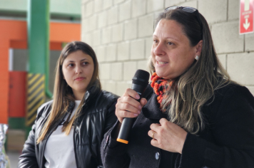 Foto - Professores da rede municipal de Albertina recebem Chromebooks para uso pedagógico