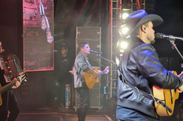 Foto - Tradição e fé embalaram o segundo dia do rodeio