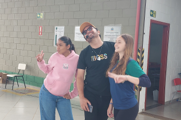 Foto - Uma Manhã de Emoção e Reflexão na Escola Antônio Ferreira