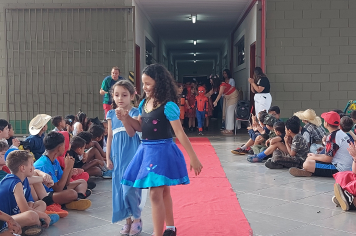 Foto - Dia de Fantasia na Escola Municipal Antônio Ferreira