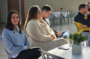 Foto - Professores da rede municipal de Albertina recebem Chromebooks para uso pedagógico