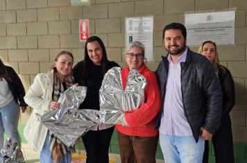 Foto - Professores da rede municipal de Albertina recebem Chromebooks para uso pedagógico