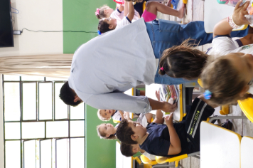 Foto - Entrega de Materiais Escolares Marca o Início do Ano Letivo em Albertina 2025