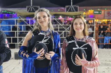 Foto - Abertura do 29º Rodeio leva emoção e espetáculo à arena!