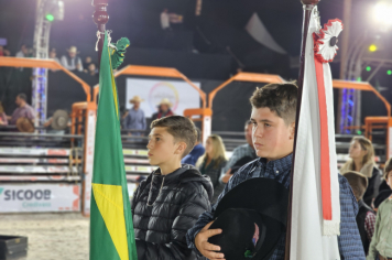 Foto - Abertura do 29º Rodeio leva emoção e espetáculo à arena!