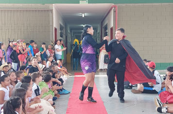Foto - Dia de Fantasia na Escola Municipal Antônio Ferreira