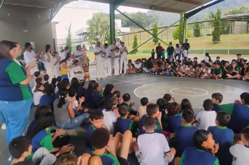 Foto - Capoeira, Cultura e Educação na Escola Antonio Ferreira