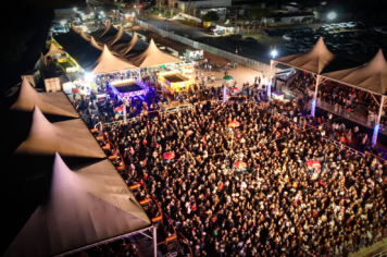 Foto - Abertura do 29º Rodeio leva emoção e espetáculo à arena!