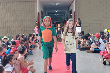 Foto - Dia de Fantasia na Escola Municipal Antônio Ferreira