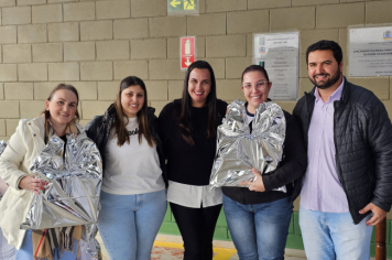 Foto - Professores da rede municipal de Albertina recebem Chromebooks para uso pedagógico