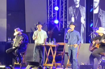 Foto - Tradição e fé embalaram o segundo dia do rodeio