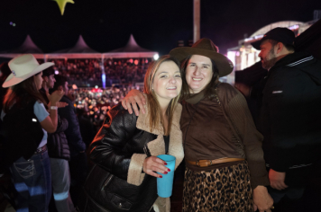 Foto - Abertura do 29º Rodeio leva emoção e espetáculo à arena!