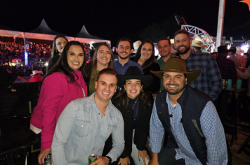 Foto - Abertura do 29º Rodeio leva emoção e espetáculo à arena!