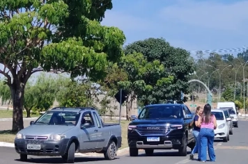 Foto relacionada - Dia D contra a Dengue mobiliza a população em blitz educativa na Avenida Minas Gerais