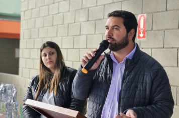 Foto - Professores da rede municipal de Albertina recebem Chromebooks para uso pedagógico