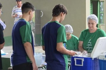Foto - Churrasco na Escola Municipal Antonio Ferreira