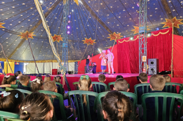 Foto - Crianças da Pré-Escola vivem dia mágico no circo em Jacutinga