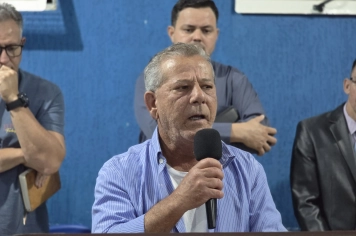 Foto relacionada - Terceiro dia da 8ª Semana Evangélica reúne fiéis na Igreja Resgatando Vidas em noite de oração e renovação