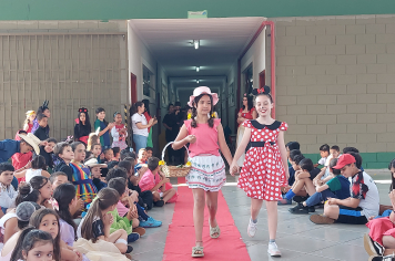 Foto - Dia de Fantasia na Escola Municipal Antônio Ferreira