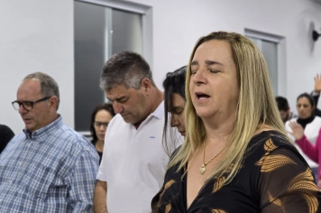 Foto relacionada - Primeira noite da 8ª Semana Evangélica emociona fiéis em Albertina