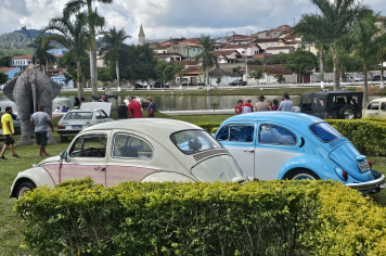 Um Domingo de História e Emoção: 1º Encontro de Carros Antigos encanta Albertina!