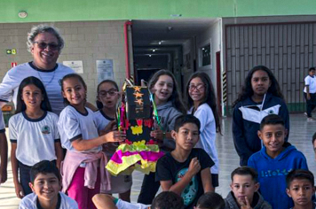 Alunos do 5º ano exploram a tradição do Bumba Meu Boi em projeto cultural de Artes! 