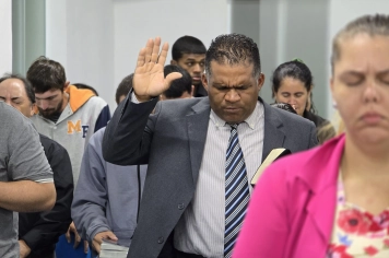 Primeira noite da 8ª Semana Evangélica emociona fiéis em Albertina