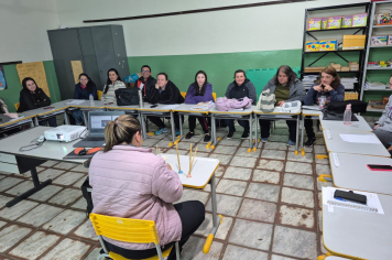 Formação em Matemática Crítica transforma aulas em investigação, autonomia e prazer em aprender