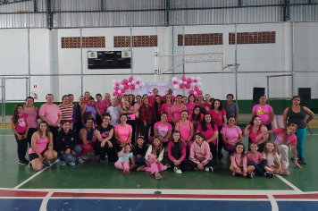 Aulão Rosa movimenta Albertina em noite de saúde, energia e conscientização