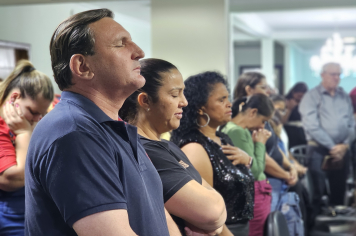 Culto de Ação de Graças reúne comunidade no Paço Municipal