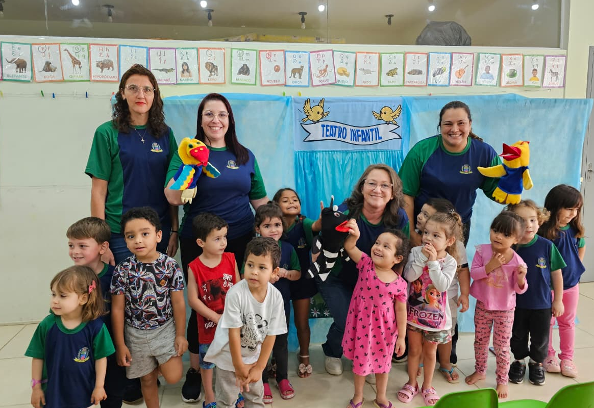 Teatro educativo conscientiza crianças sobre o combate à dengue