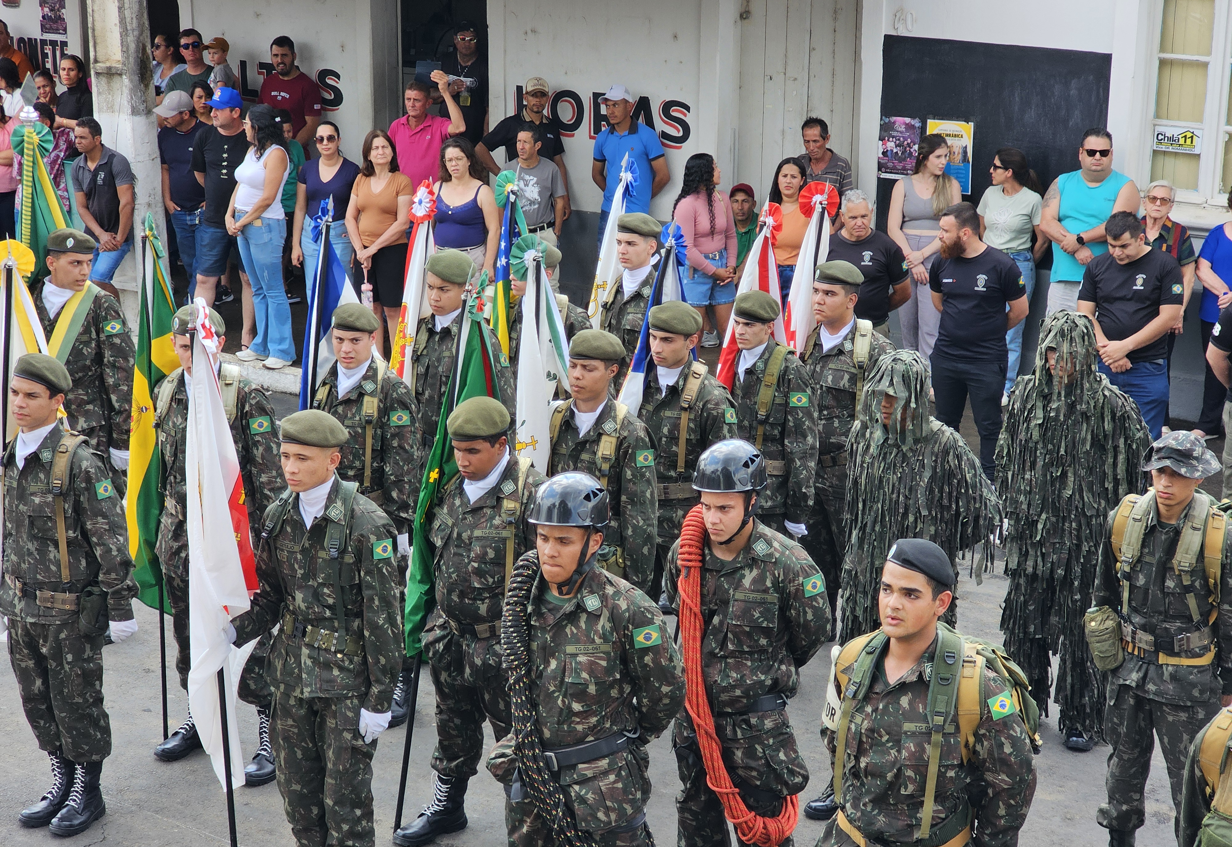 Desfile Cívico de 7 de Setembro reúne mais de 500 pessoas em Albertina em um momento histórico de celebração
