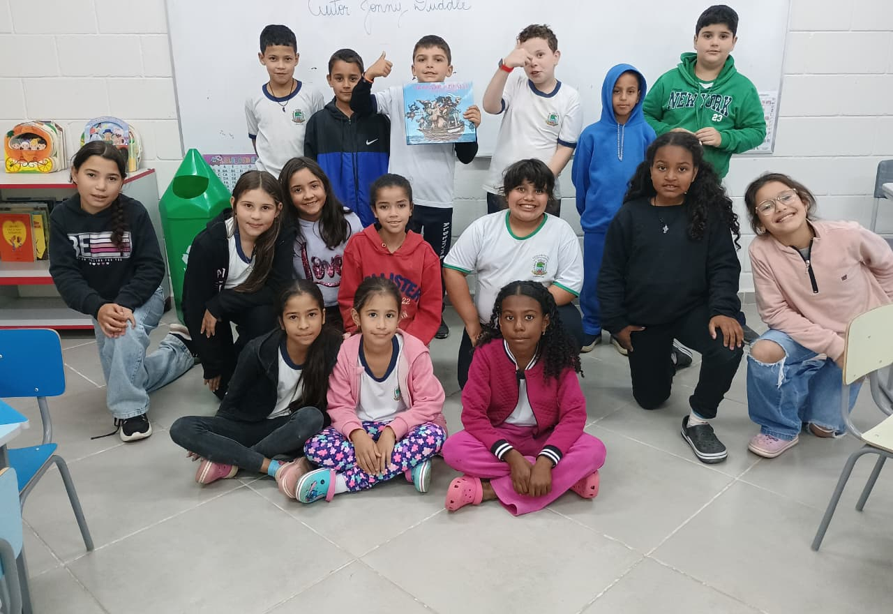 Viagem pelo Mundo da Leitura amplia horizontes na Escola Antônio Ferreira