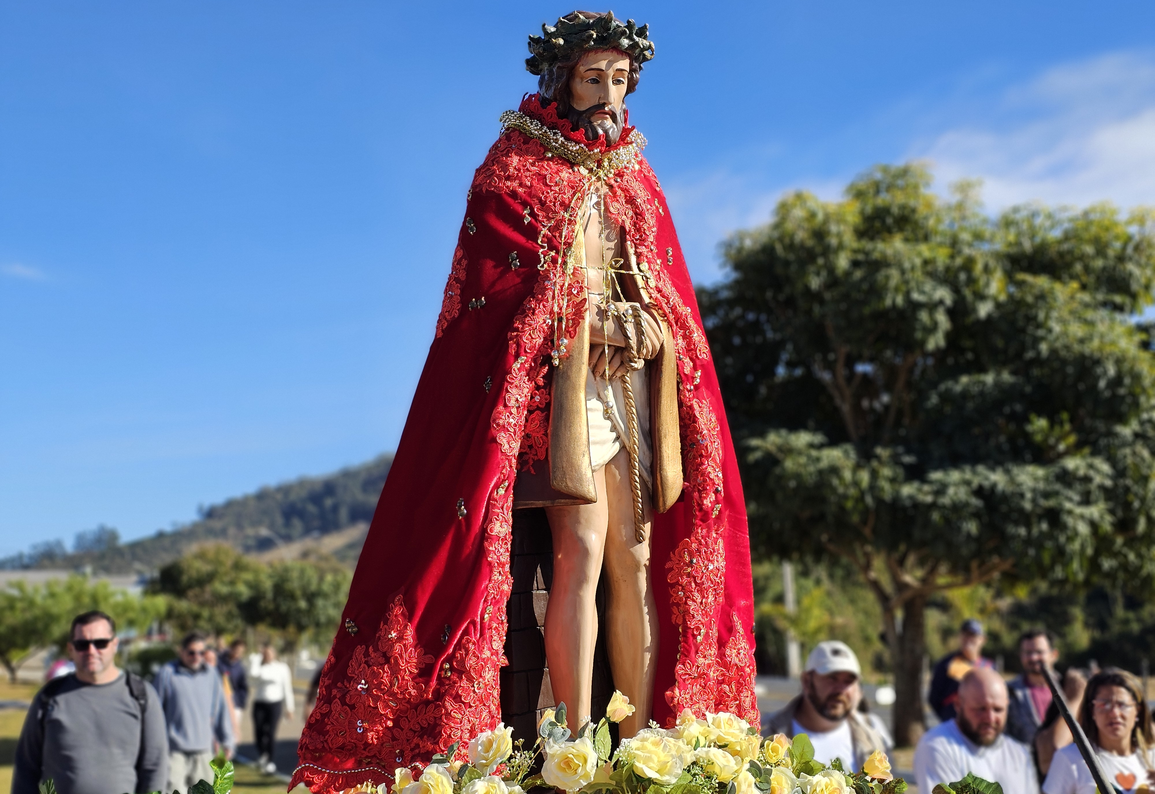 Festa do Senhor Bom Jesus emociona Albertina com fé, tradição e grande participação popular