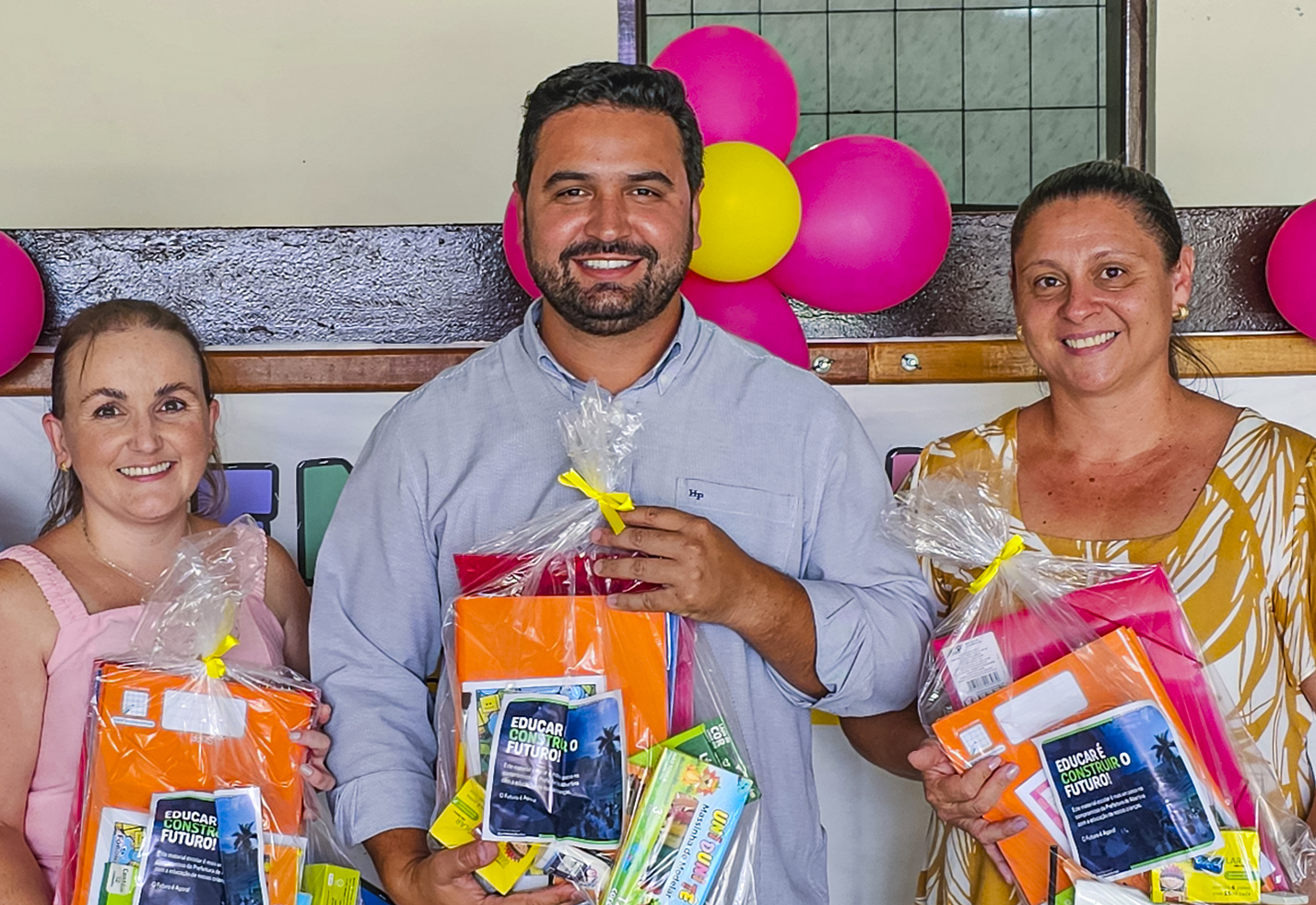 Entrega de Materiais Escolares Marca o Início do Ano Letivo em Albertina