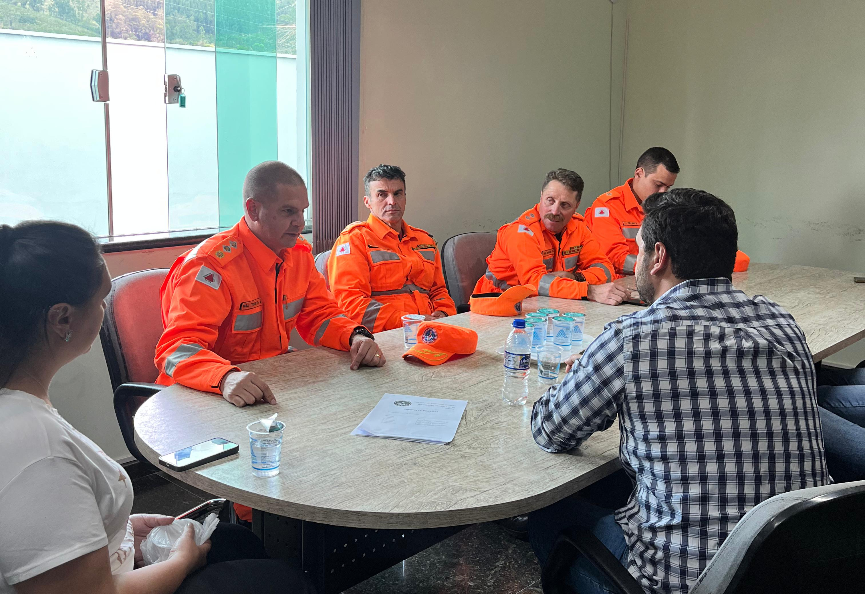 Planejamento e prevenção: Albertina discute instalação de hidrantes em novos empreendimentos