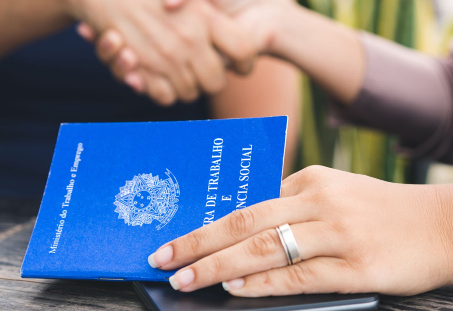 Prefeitura de Albertina Lança Balcão de Empregos Online