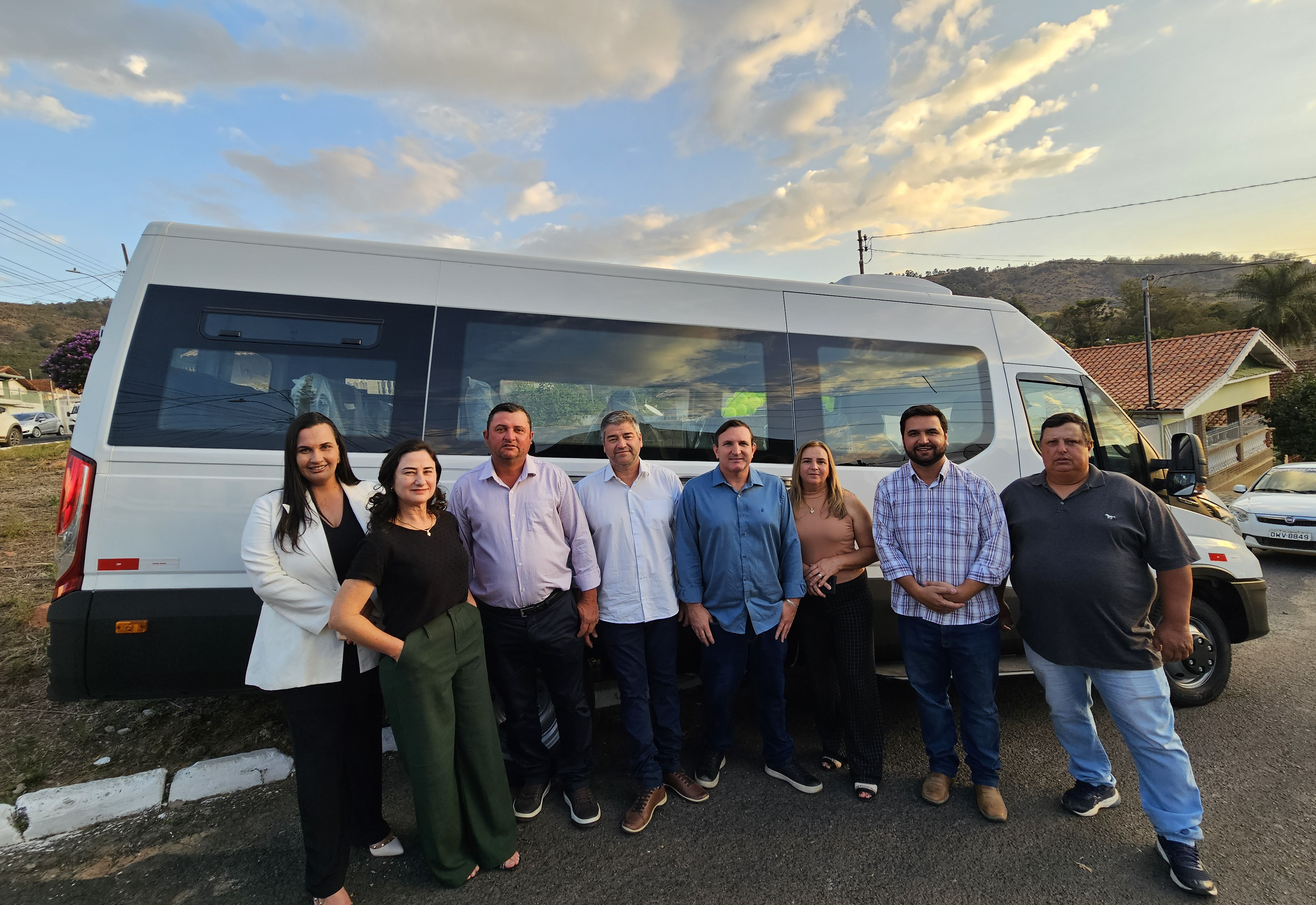 Nova van reforça transporte de pacientes e garante mais conforto e segurança em Albertina