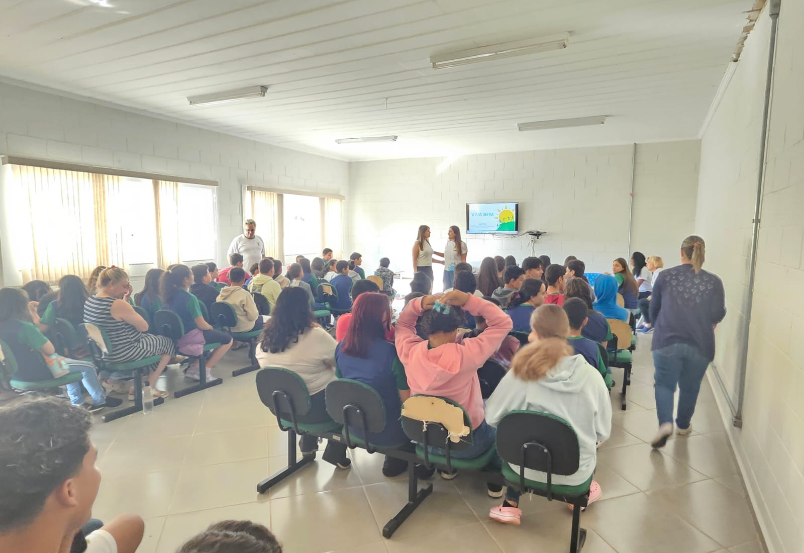 Escola Municipal Antônio Ferreira recebe palestra sobre prevenção ao uso de álcool e drogas