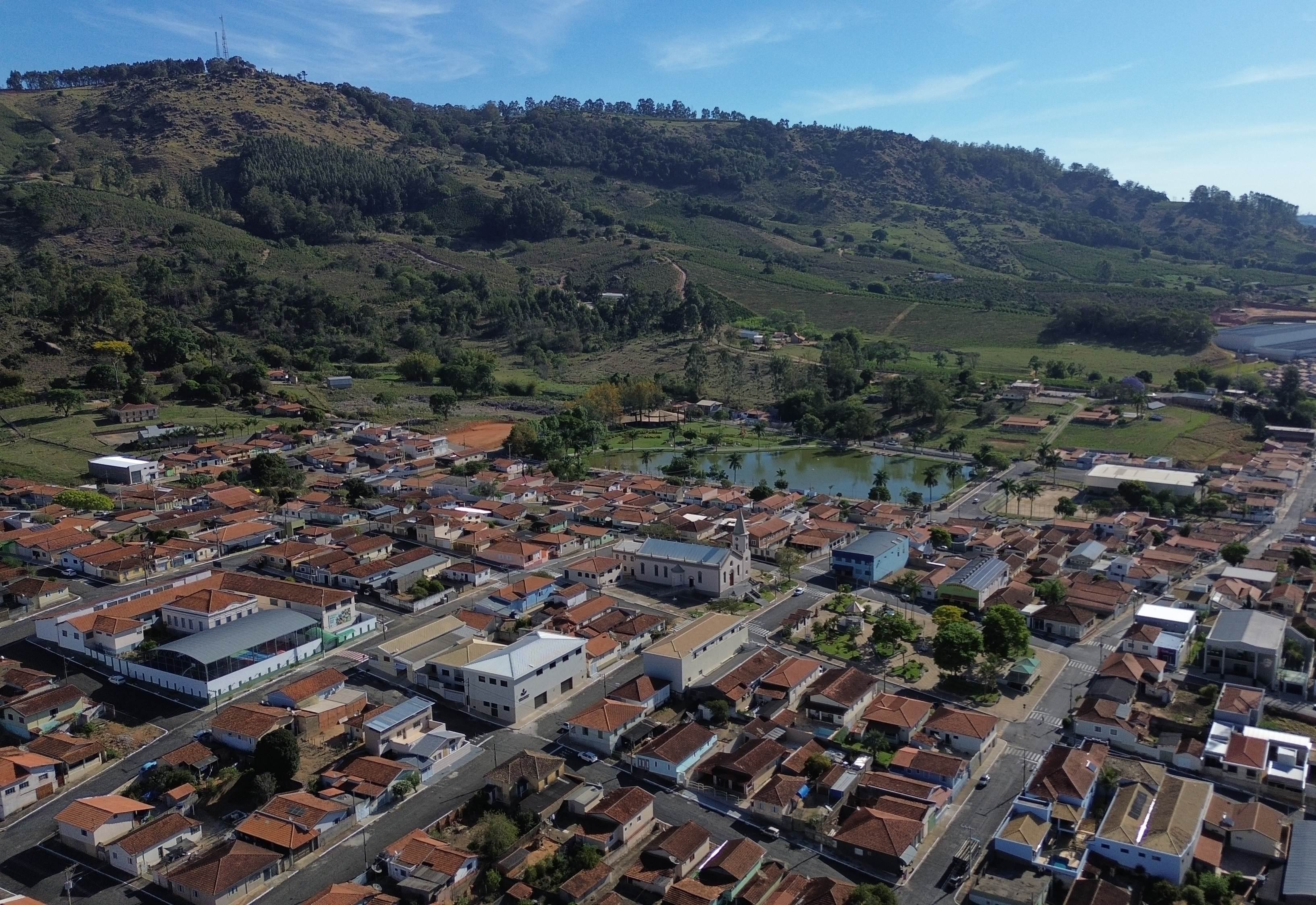 Manutenção no sistema de abastecimento de água no centro da cidade