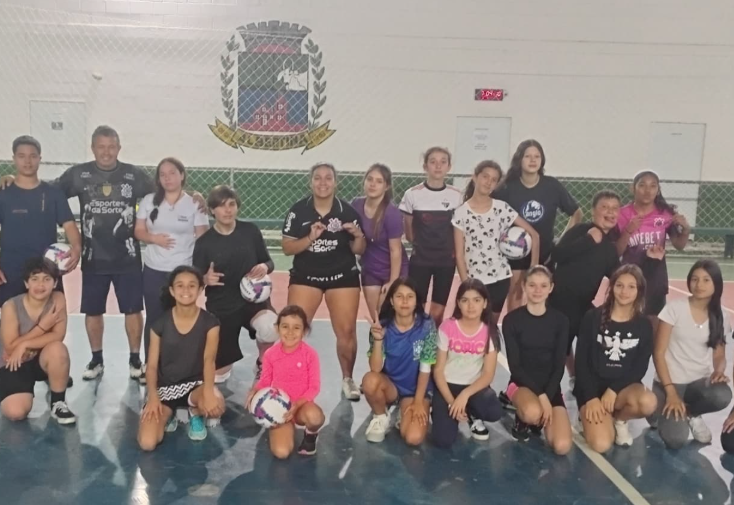 Treinos Gratuitos de Vôlei em Albertina Incentivam a União e a Superação